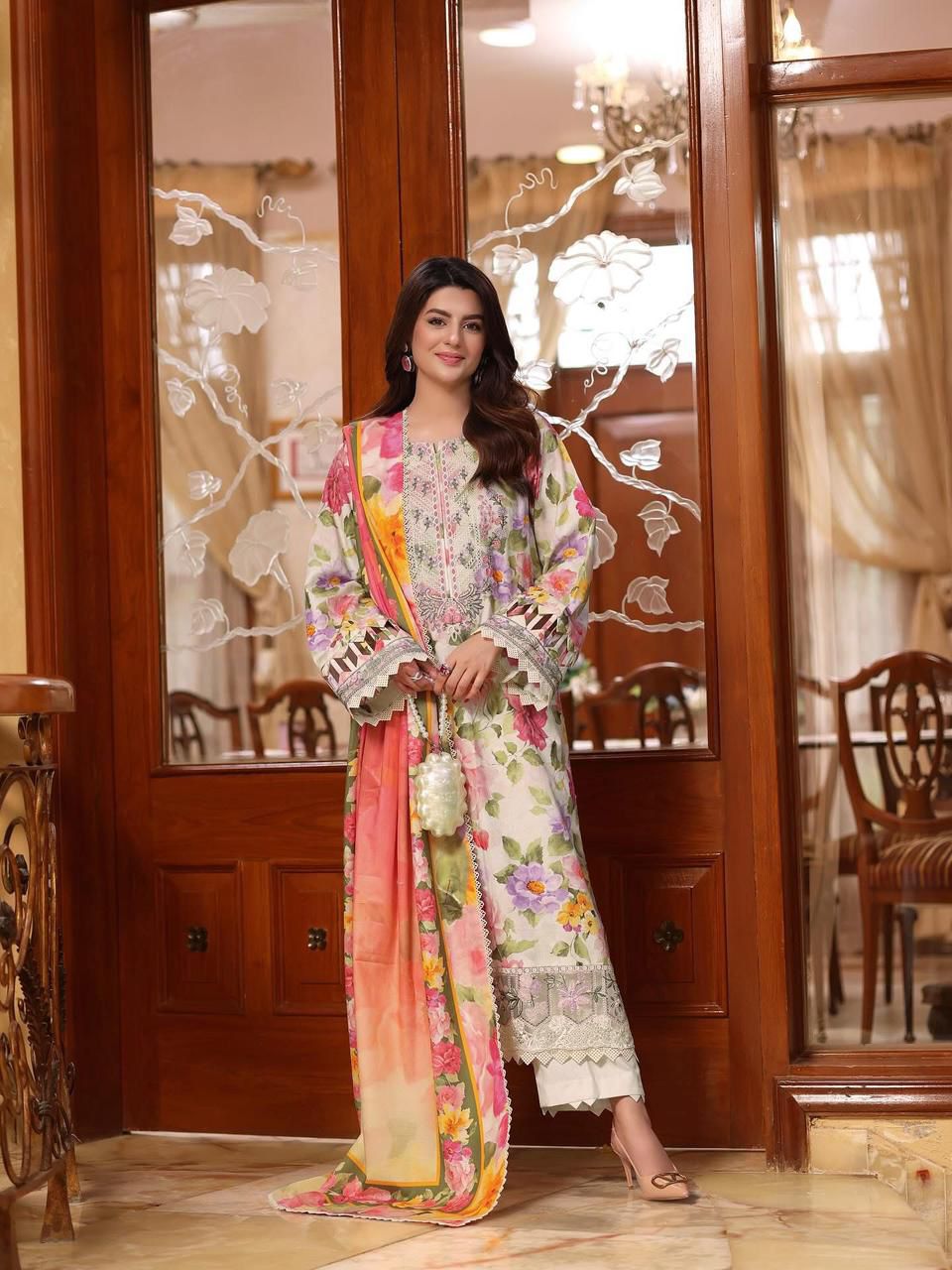 ANEELA.S Regal Blossom Ensemble